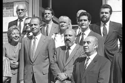 Aunque ella conocía ya bien el trabajo. Tanto su padre Jesús Ortiz como su abuela Menchu Álvarez del Valle son periodistas. Una curiosidad: en 1990 se retrataban junto al Rey en la Zarzuela.