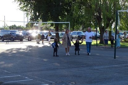 El colegio Peñacorada abre sus puertas. DL