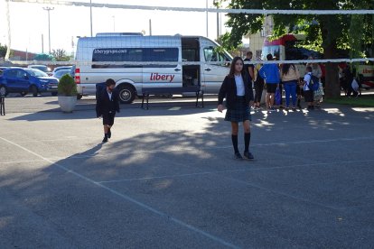El colegio Peñacorada abre sus puertas. DL