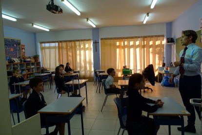 El colegio Peñacorada abre sus puertas. DL