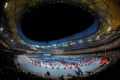Impresionante vista del desfile de las delegaciones en el interior del Nido.