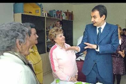 También ha comprometido la construcción de un hospital para sin papeles en Melilla.