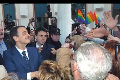 La espectación por ver al presidente fue muy intensa entre toda la sociedad melillense.