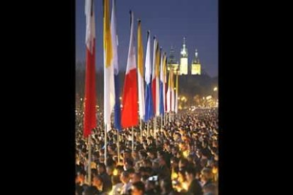 Cracovia siempre ha estado volcada con su Pontífice. La concentración ha llamado a cerca de 800.000 cracovianos para despedir Juan Pablo II.
