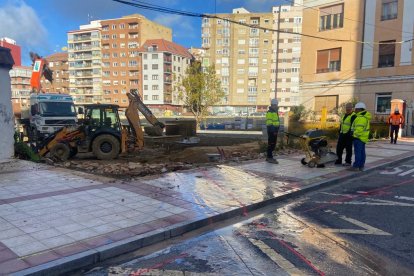 Cae el muro de Feve en León. RAMIRO