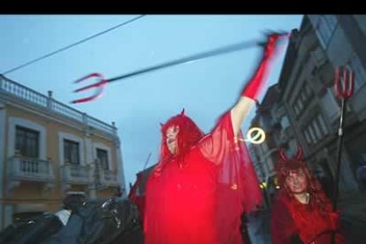 Los carnavales de La Bañeza son de los más conocidos en la provincia. La fiesta, hasta sus últimas consecuencias, y los complejos, se quedan en casa.