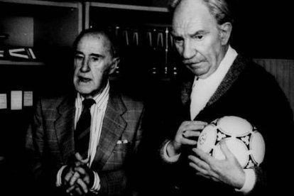 Terminado el conflicto bélico Fernán Gómez prosigue el desarrollo de una intensa actividad teatral que abandonará a principios de los años cuarenta para dedicarse de lleno al cine, como actor y también como director.