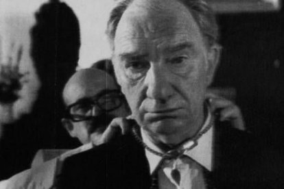 Con los años, este prototipo de hombre sencillo y bueno ha ido derivando hacia personajes más profundos y extraños, como el profesor de derecho autoesclavizado de Stico (1984), sátira de Jaime de Armiñán, por la que el actor obtuvo un Oso de Plata del Festival de Berlín.