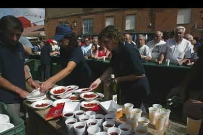 El vino tampoco faltó al banquete.