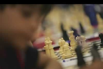 José Antonio Pérez fue el único jugador en edad escolar de los quince mejores tableros de la comunidad que consiguió arrancar unas tablas ante uno de los protagonistas de mañana .
