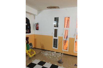 El agua ha causado estragos en los techos. DL