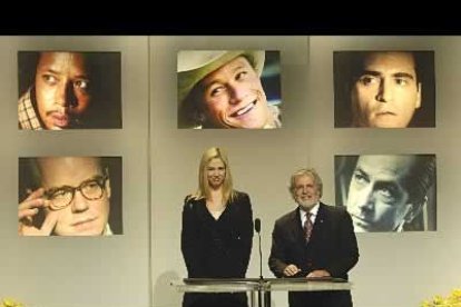 Mira Sorvino y el presidente de la Academia de Artes y Ciencias Cinematográficas, Sid Ganis, hacen oficiales las nominaciones a mejor actor principal. Y los nominados son: