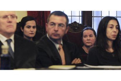 Triana, Montserrat y Raquel Gago en el juicio
