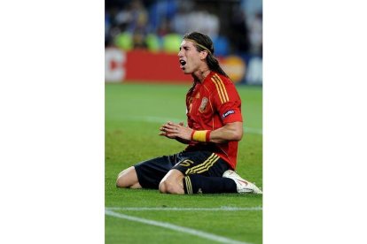 Empezó desconocido y descolocado. Ni subía ni tapaba en la banda derecha. Luis Aragonés nunca perdió la confianza en el sevillano, que acabó por recuperar su mejor nivel.