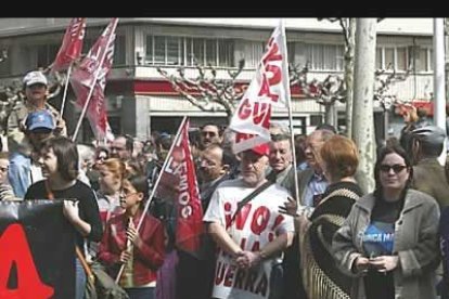 Camisetas, pancartas, gorras... todo sirvió para manifestar el rechazo a la guerra.