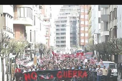 La marcha, a su paso por la avenida Roma.