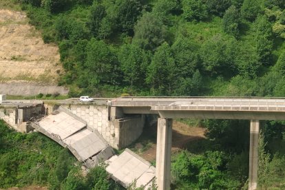 dc698bef-3791-48a0-a38b-173a1883481b