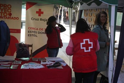 La Feria del Voluntariado en León. JONATHAN NOTARIO
