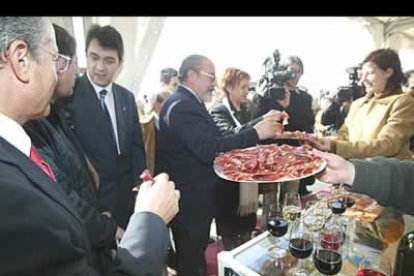 La venta de embutidos, y de otros productos elaborados, se dispara en este tipo de ferias.