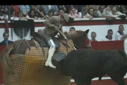 El festival taurino se organizó para ayudar a los afectados por el Prestige.