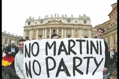 Los partidarios de Carlo María Martini usaron su nombre para hacer juegos de palabras con el de una conocida marca de alcohol.