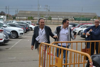 El exjugador del Barcelona y ahora en la Academia Aspire, Xavi Fernández, está presente en el partido.