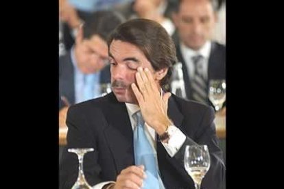 Tras algo más de quince minutos de discurso, el Presidente del Partido ha dado paso a la votación secreta para la ratificación del nombramiento. Este punto -la votación- era el único del día en la junta directiva.