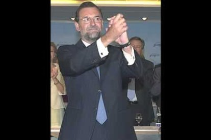 Mariano Rajoy era así ratificado como candidato y como nuevo secretario general del partido.