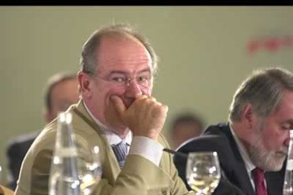 Rato mostraba su apoyo a Rajoy, pero afirmaba tener 'cierta desilusión'. Por su parte, Mayor Oreja afirmaba asumir cualquier decisión respecto a su cargo, pero apostaba por continuar en el País Vasco.