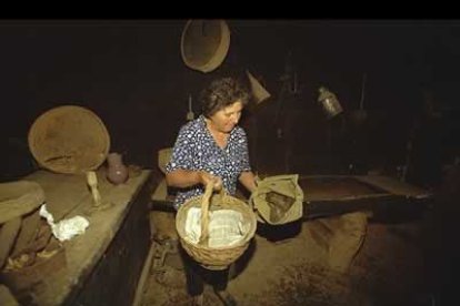 Para no perder las tradiciones, el horno de leña es toda una institución en el pueblo.