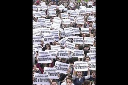 Miles de estudiantes se han manifestado por el centro de la ciudad