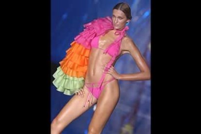 Los tons ácidos no abandonarán el diseño de las prendas de baño el próximo verano. <b>Andrés Sardá</ b> es uno de sus más fieles seguidores.