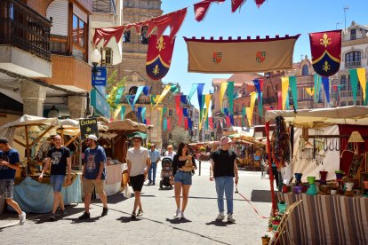 Desde el viernes hasta el domingo se celebrará el Mercado Medieval de La Bañeza. DANIEL PISABARRO GALLEGO