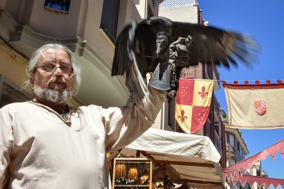 El Mercado Medieval se celebra por primera vez fuera de las actividades que conforman el programa de las fiestas patronales del mes de agosto.
DANIEL PISABARRO GALLEGO