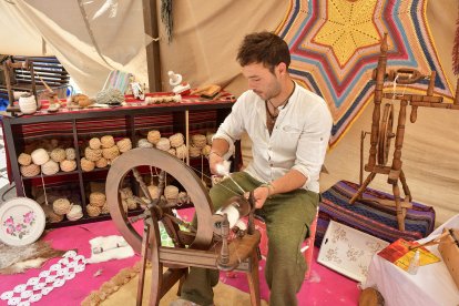 Oficios tradicionales donde el cuero, el hierro y los textiles son los protagonistas de la muestra. DANIEL PISABARRO GALLEGO
