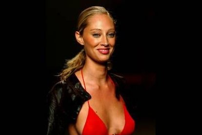 La mujer que presenta Juanjo Oliva es atrevida y sin complejos.