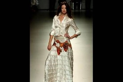 Fiel a su estilo étnico,colorista y trasgresor del flamenco, ha desfilado por primera vez en Madrid.