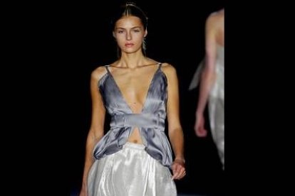 En el tercer día de la pasarela Cibeles, Amaya Arzuaga ha presentado sus diseños para esta primavera.