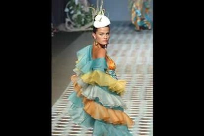 Con los diseños de Montesinos y Schlesser se ha iniciado hoy la 42 edición de la Pasarela Cibeles.