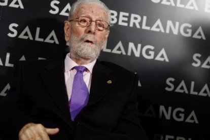 Valencia, 12 de junio de 1921 – Madrid, 13 de noviembre de 2010. Guionista y director de cine español.