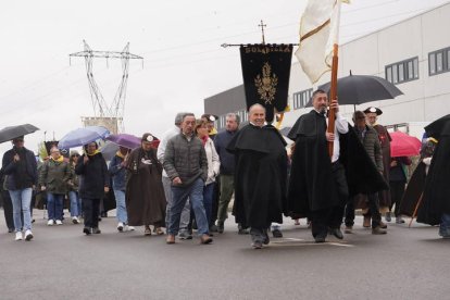 Ofrenda de los ayuntamientos del voto a La Virgen del Camino. J. NOTARIO