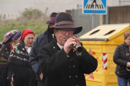 Ofrenda de los ayuntamientos del voto a La Virgen del Camino. J. NOTARIO