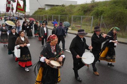 Ofrenda de los ayuntamientos del voto a La Virgen del Camino. J. NOTARIO