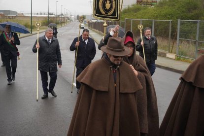 Ofrenda de los ayuntamientos del voto a La Virgen del Camino. J. NOTARIO