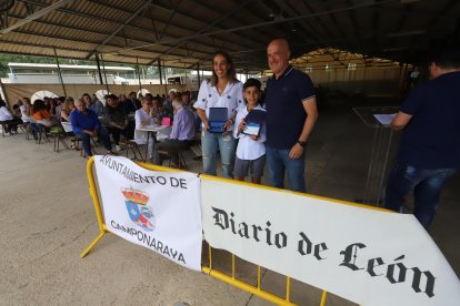 María Suárez y Rodrigo Martín recogieron sus galardones. ANA F. BARREDO