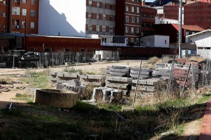 Los materiales estuvieron abandonados en medio de la estación desde 2017. RAMIRO