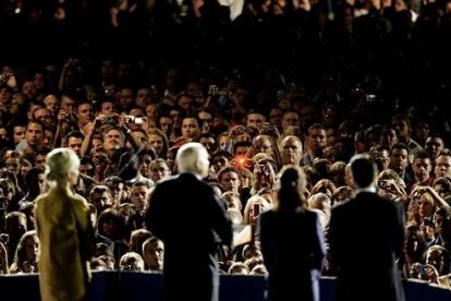 El discurso de McCain en Phoenix (Arizona) se produjo después de que el republicano hubiera felicitado a Obama.