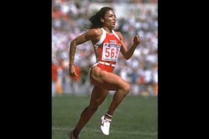 Su muerte prematura en 1998 levantó las sospechas sobre las cinco medallas que logró en Seúl. Pero su potencia en las pruebas de velocidad y sus famosas uñas la hacen entrar en el grupo de los elegidos.