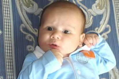 Fecha de nacimiento: 11 de febrero <br> Nombre del padre: Oscar Arce Álvarez<br>  Nombre de la madre: Francisca Coello Díez<br>