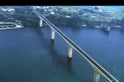Embalse de Belesar, en Portomarín (Lugo).